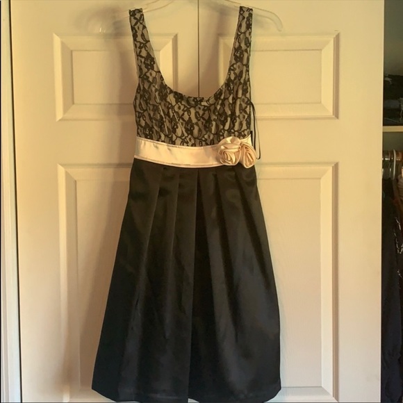 NWT JUNIORS SIZE 9 BCX COCKTAIL DRESS - Picture 1 of 7